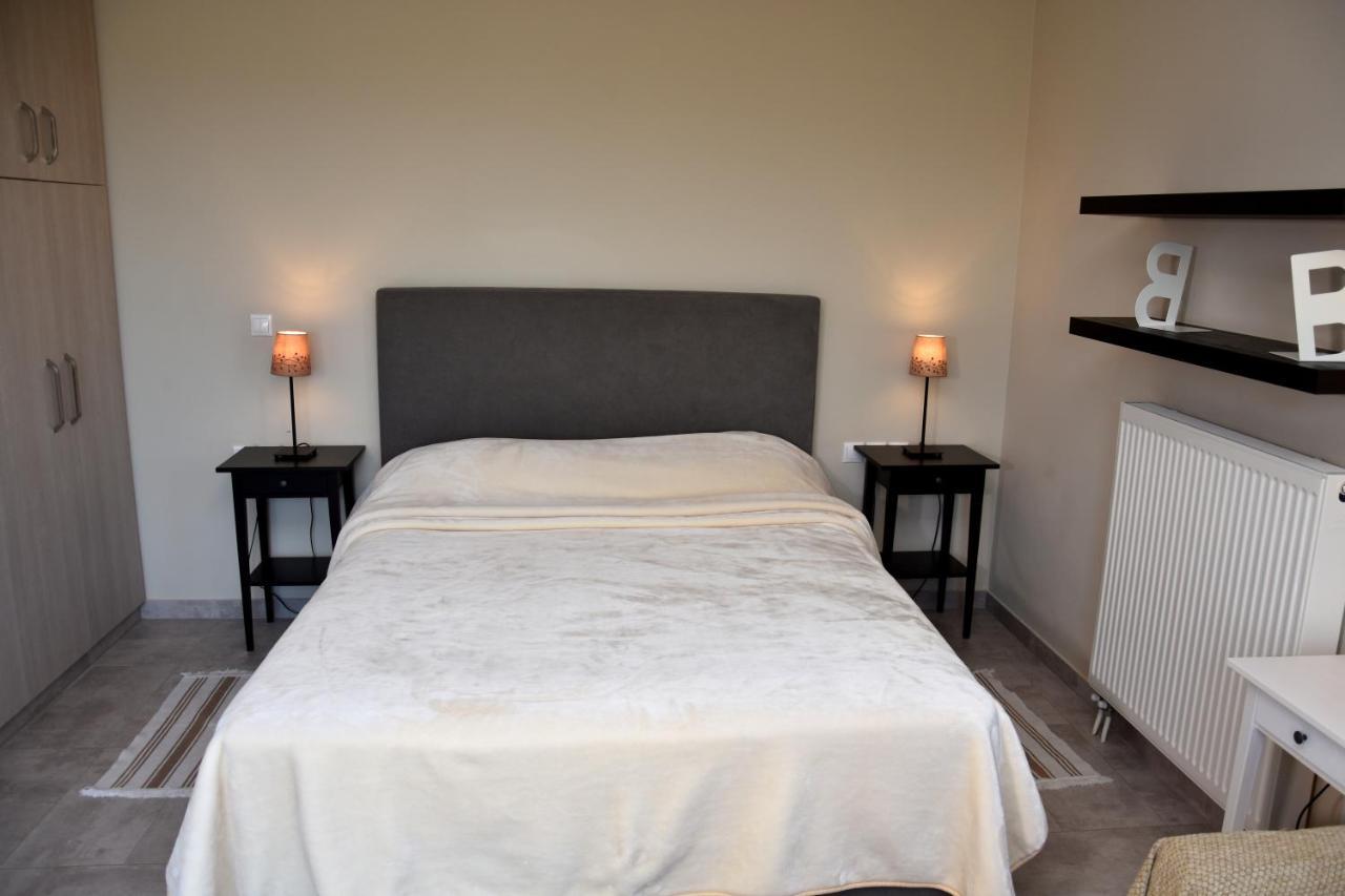 Ελιάδες - Eliades Apartments Каристос Екстериор снимка